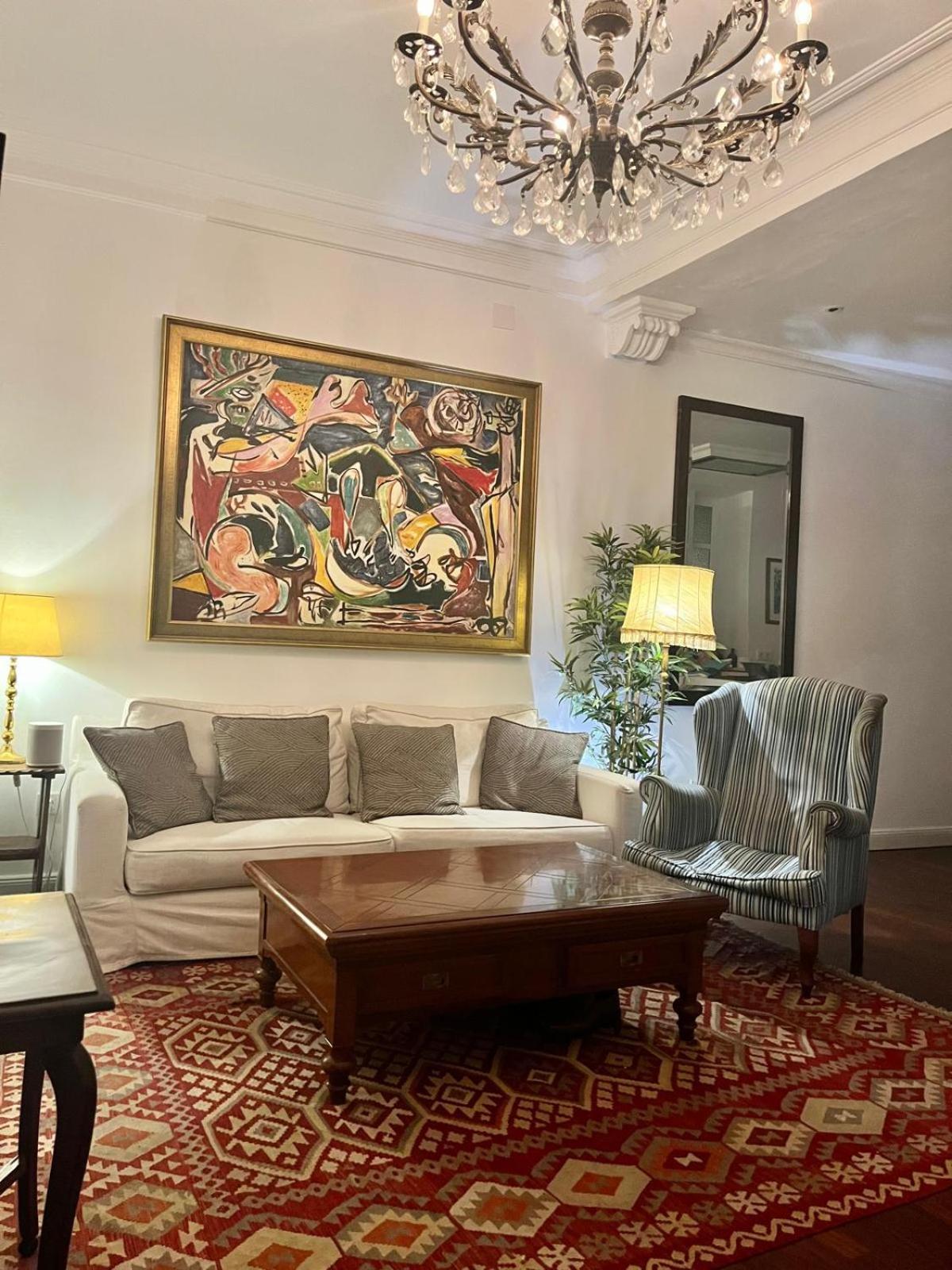 Small Stylish Room With Comfortable Queen-Size Bed In Very Large, Beautifully Decorated Shared Flat In The Historic Centre Of Màlaga Exteriér fotografie